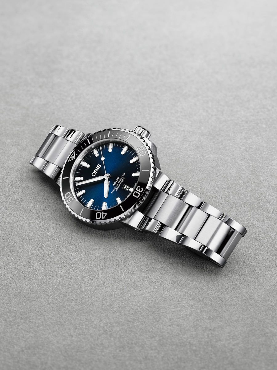 Introducing The Baselworld 2017 Oris Aquis Date I The Watch Guide