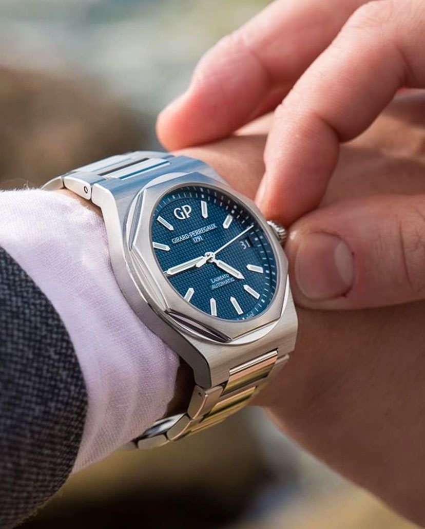 A Deep Dive Into The Iconic Girard Perregaux Laureato Classic 42mm