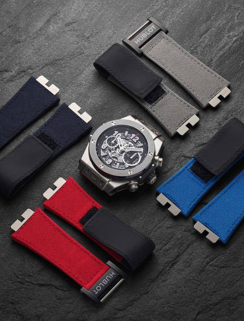 Interchangeable outlet watch strap