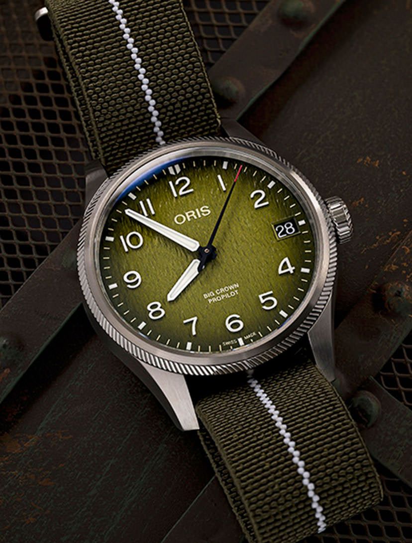 Crown clearance watch pilot