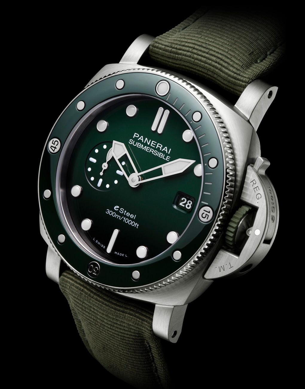 A Deep Dive Into Panerai s Submersible QuarantaQuattro 44mm