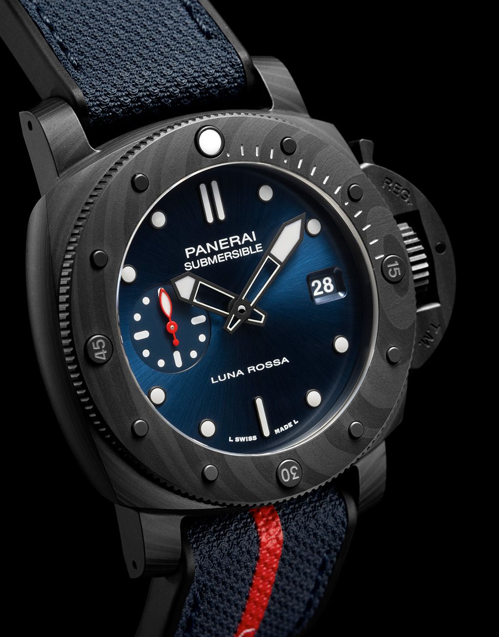 Panerai Submersible Luna Rossa Carbotech™ PAM01563